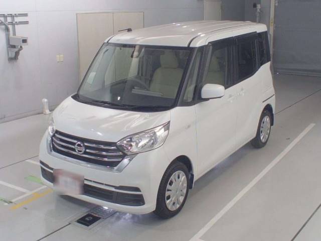 3172 NISSAN DAYZ ROOX B21A 2017 г. (CAA Chubu)